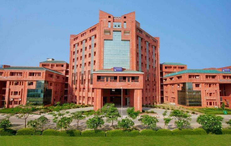 Sharda University Campus, Greater Noida | btech college